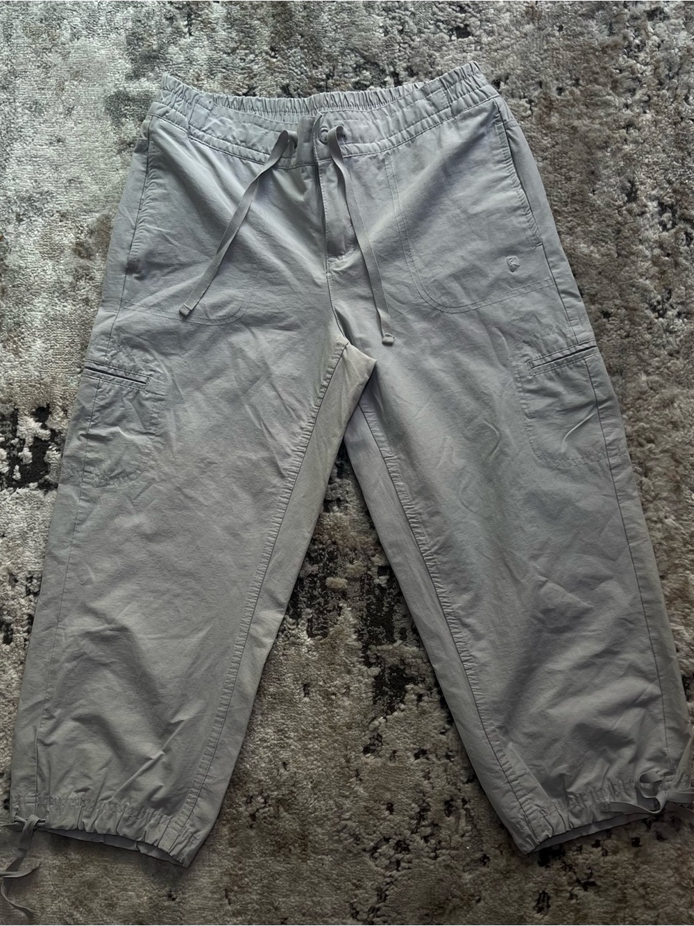 Danskin Now Light Gray Women's Drawstring Capris